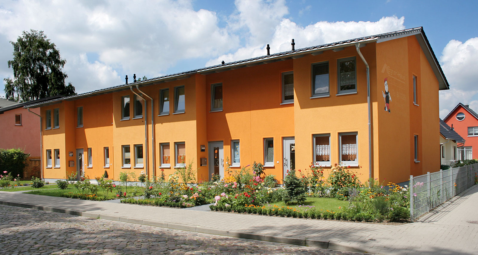 Reihenhaushaus Wohn- & Nutzfläche 398,24 m²